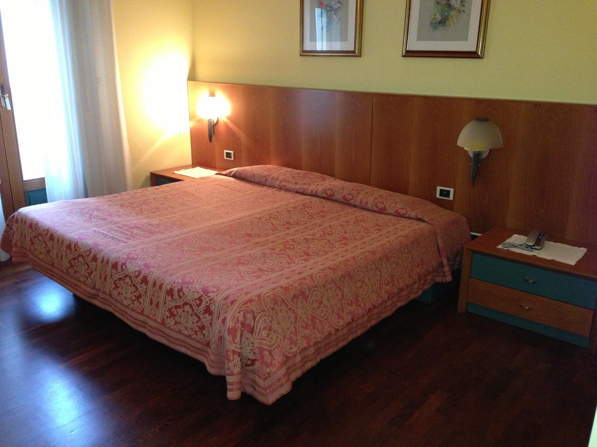 Hotel Desiderio Villa del Conte Exteriér fotografie